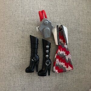 Monster High Ghoulia scooter outfit